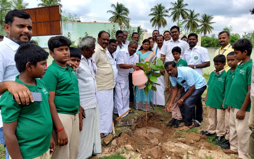 தருமபுரி அரசு பள்ளி : பல்வகை மரக் கன்றுகள் நடும் விழா : எஸ்.பி.வெங்கடேஷ்வரன் எம்.எல்.ஏ பங்கேற்ப்பு !!!