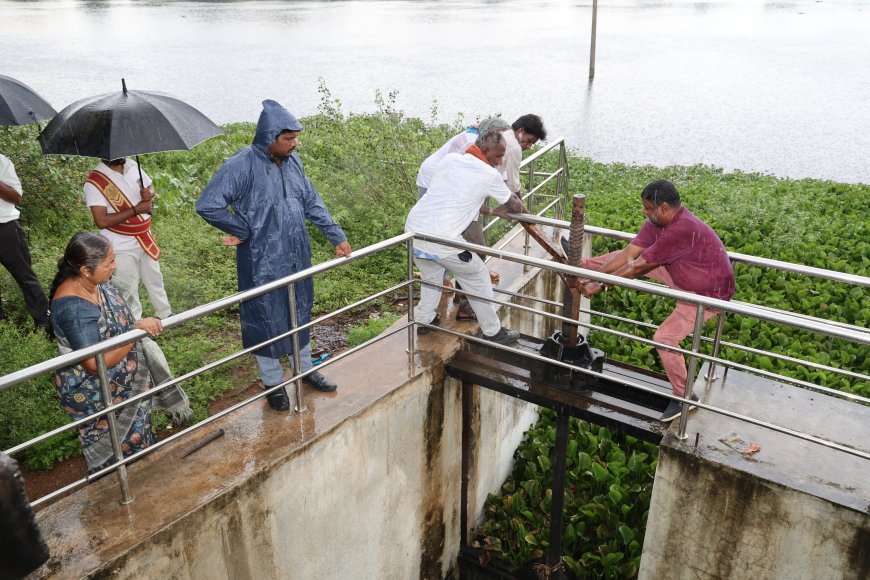 கோவையில் பெய்த கனமழை : குளம், தடுப்பணைகள் நிரம்பின - மாநகராட்சி ஆணையாளர் ஆய்வு !!!*