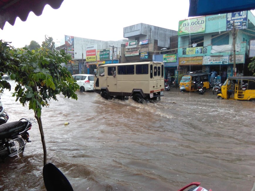 கோவில்பட்டி, கயத்தார் மற்றும் சுற்று வட்டார பகுதியில் பலத்த இடி மின்னலுடன் மழை !!!